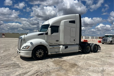 2017 Kenworth T680 6x4 T/A Sleeper Truck Tractor