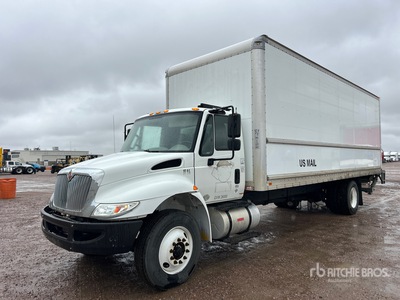 2018 International 4300 4x2 Moving Van Truck