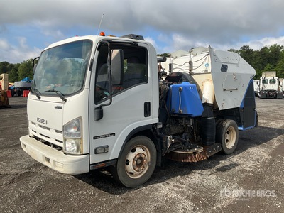 2014 Schwarze on 2015 Isuzu NPR Camion balai
