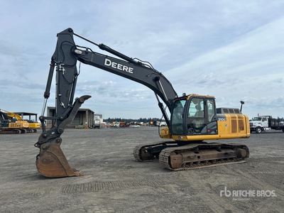 2013 John Deere 210G LC حفارة بجنزير