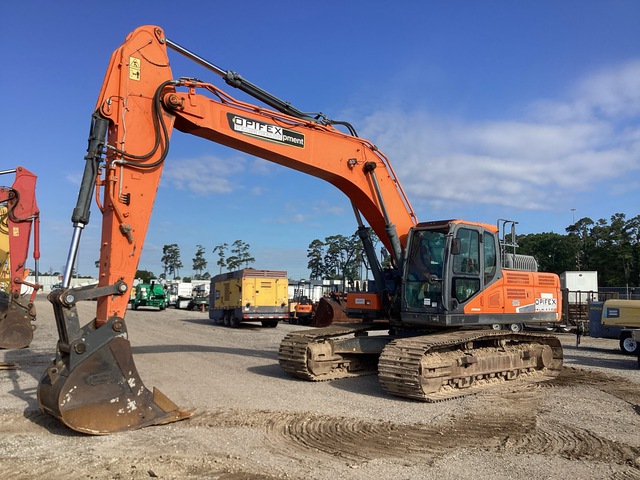 2020 Doosan DX300LC-5 Tracked Excavator