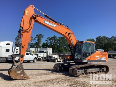 2022 Doosan DX225LC-5 Tracked Excavator