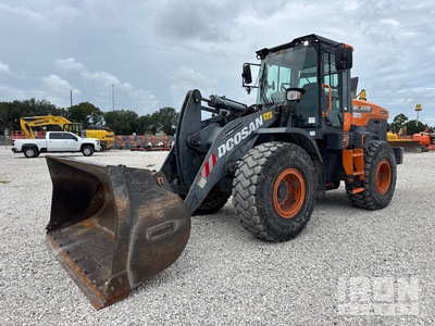 2022 Doosan DL220-7 Chargeuse sur pneus
