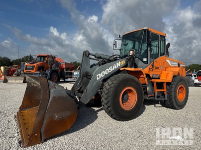 2019 (unverified) Doosan DL220-5 Wheel Loader