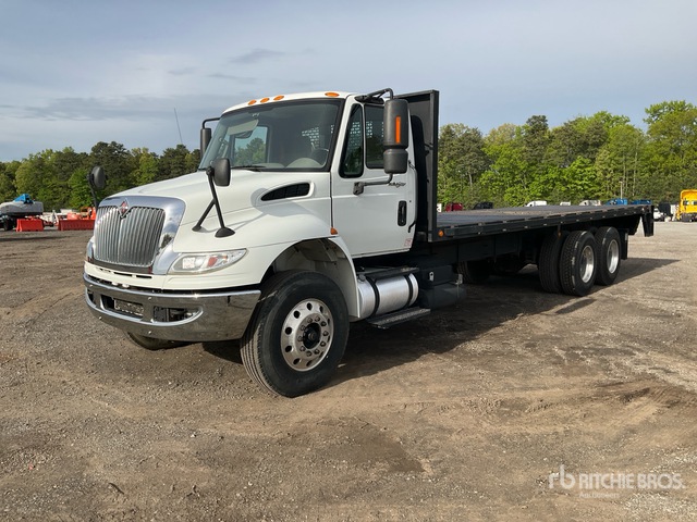 2013 International 4400 6x4 Flatbed Truck