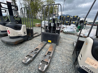 2013 Crown PE4500-60 6000 lb Electric رافعة الباليت