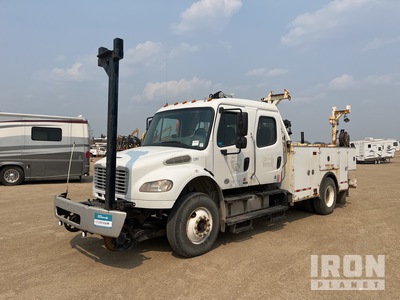 2012 Freightliner M2 106 Business Class 4x2 Crew Cab Camion de servicios
