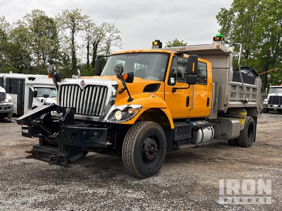 2018 International 7400 4x2 Crew Cab Camion à benne essieu simple