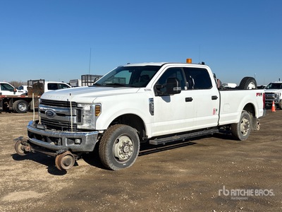 2018 Ford F-350 XLT 4x4 Crew Cab Hi-Rail Pickup