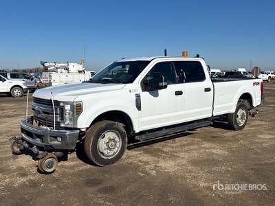 2018 Ford F-350 XLT 4x4 Crew Cab Hi-Rail Pickup