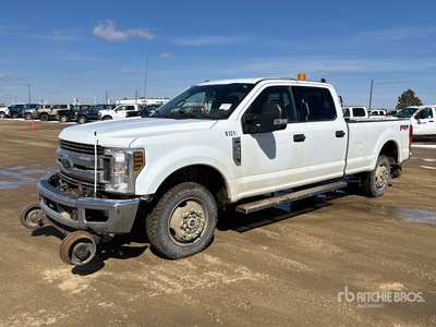 2018 Ford F-350 XLT 4x4 Crew Cab Hi-Rail Ute