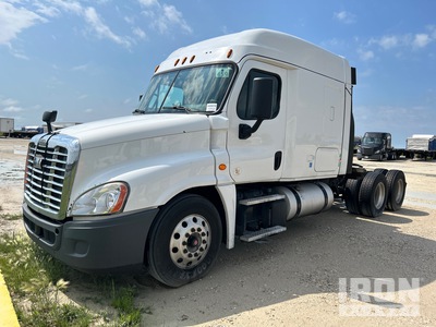 2019 Freightliner Cascadia 6x4 Cabeza Tractora Cabina Dormitorio (Inoperable)