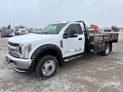 2019 Ford F-550 Super Duty XLT 4x4 Flatbed Truck