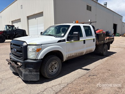 2011 Ford F-350 XL 4x4 Crew Cab شاحنة مسطحة
