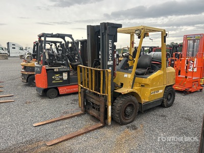 Hyster 80 7250 lb Pneumatic Tire Forklift