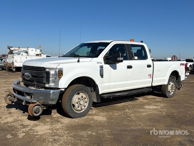 2018 Ford F-350 XL 4x4 Crew Cab Hi-Rail Pickup