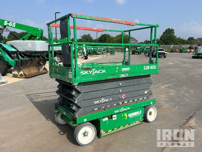 2016 Skyjack SJIII-4632 Electric Scissor Lift