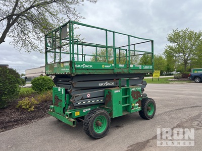 2016 Skyjack SJ8841RT Diesel 4x4 منصة رفع متحركة