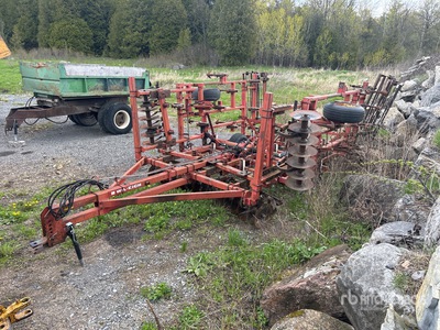 Wil-Rich 21 ft Cultivator