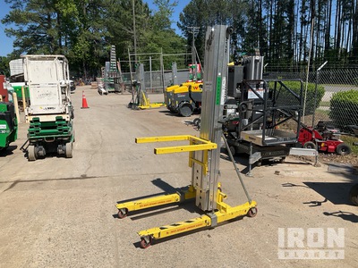 2022 Sumner 2112 Material Hoist
