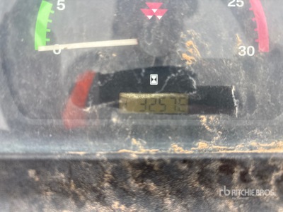 2018 Massey Ferguson MF2607H 2WD tractor utilitario