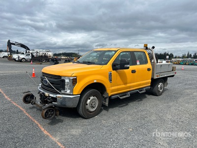 2019 Ford F-250 XL 4x4 Crew Cab Hi-Rail Ciężarówka z płaską platformą