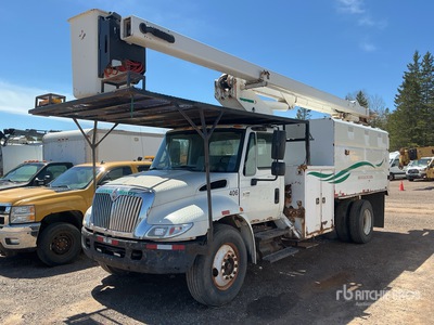 2006 International 4300 4x2 Bucket Truck (Inoperable)