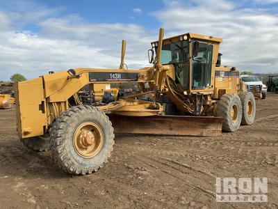 1999 Cat 143H AWD ممهدات الأرض الآلية