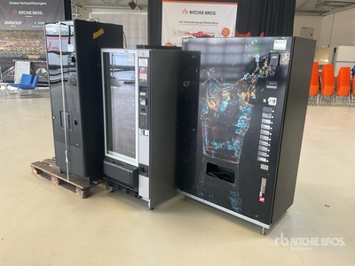Quantity of (3) Vending Machines Articoli da ferramenta e di consumo