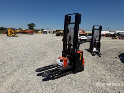2017 Toyota SWE120 1200 kg Electric Pallet Jack