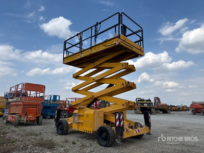 2010 Haulotte H15SDX シザーリフト