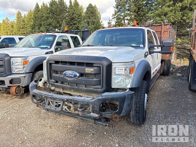 2012 Ford F-550 XL 4x4 Crew Cab Ciężarówka z płaską platformą