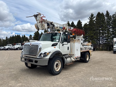2015 Terex Commander C4047 on 2015 International 7400 TranStar 4x2 Digger Derrick Truck