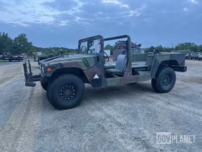 AM General M1097R1 HMMWV 4 Door w/Truck Body