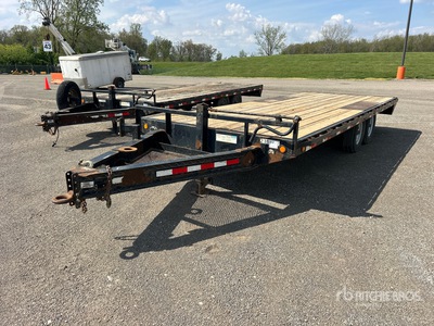 2013 PJ 20 ft T/A Equipment Trailer