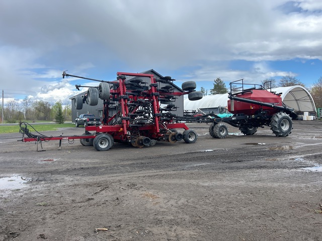 Case IH SDX30 30 ft Air Drill w/ Case ADX2230 Air Cart Case IH SDX30 30 ft Air Drill w/ Case ADX2230 Air Cart
