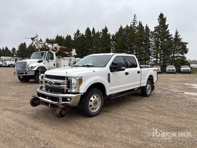 2019 Ford F350 XLT 4x4 Crew Cab Hi-Rail Pickup