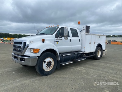 2011 Ford F-750 4x2 Utility Truck