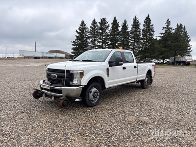 2018 Ford F-350 XL 4x4 Crew Cab Hi-Rail Pickup