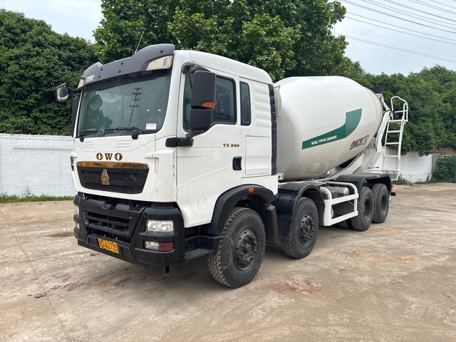 2021 Sinotruck Howo 8x4 Sleeper Mixer Truck-Factory Reconditioned