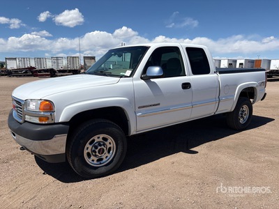 2002 GMC Sierra 2500HD SLE 4x4 Extended Cab Pickup