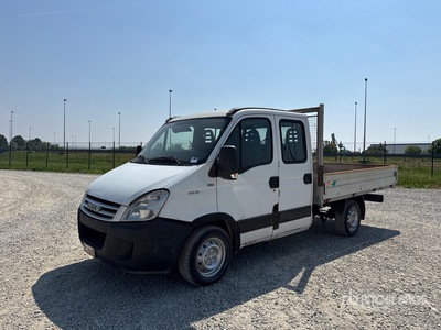 2008 Iveco Daily Crew Cab Ciężarówka z płaską platformą