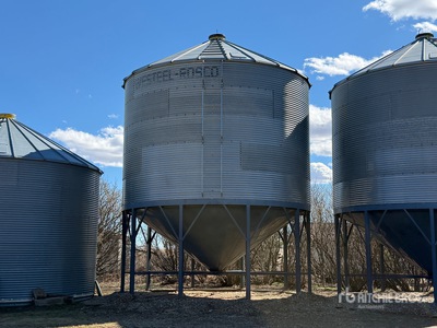Westeel-Rosco +/- 4000 bu 5 Ring Hopper Grain Bin