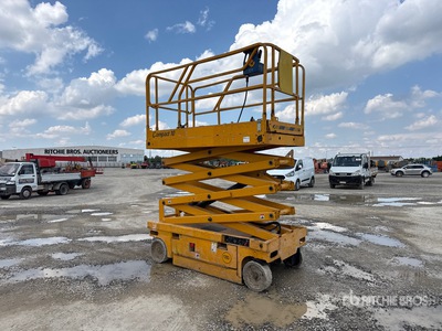 2008 Haulotte Compact 10 Electric منصة رفع متحركة
