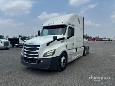 2018 Freightliner Cascadia 126 6x4 T/A Sleeper Truck Tractor
