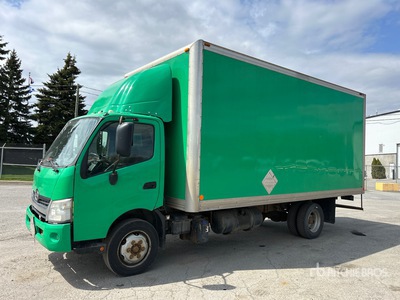 2013 Hino 195 4x2 Kastenwägen