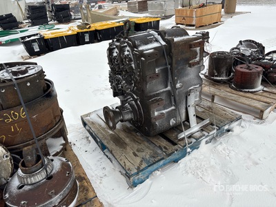 Twin Disc 6 Spd トランスミッション