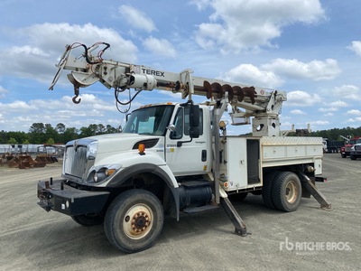 2010 Terex Commander C4050 on 2010 International 7400 4x4 Camion pelle