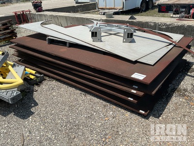 Quantity of (5) Road Steel Plates Varios. Industrial