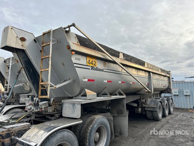 2018 Midland SK340 34 ft Tri/A End Dump Trailer